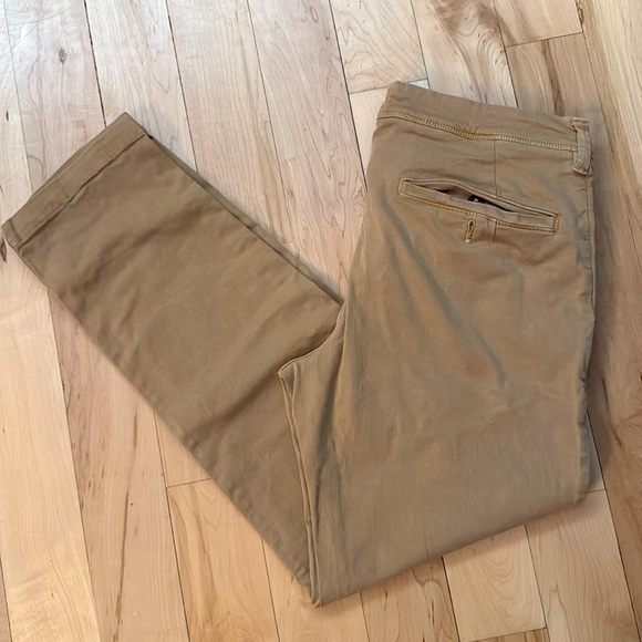 Men’s American Eagle Extreme Flex Khaki Pants - Picture 1 of 3